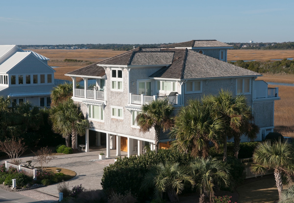 Luxury Vacation Home - Steps to the Beach