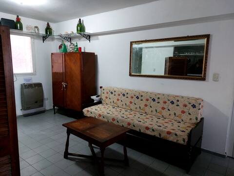 Departamento muy cómodo muy cerca del centro.