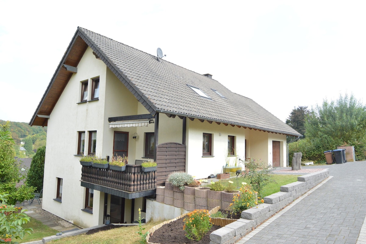 holiday home in Üxheim Niederehe with garden