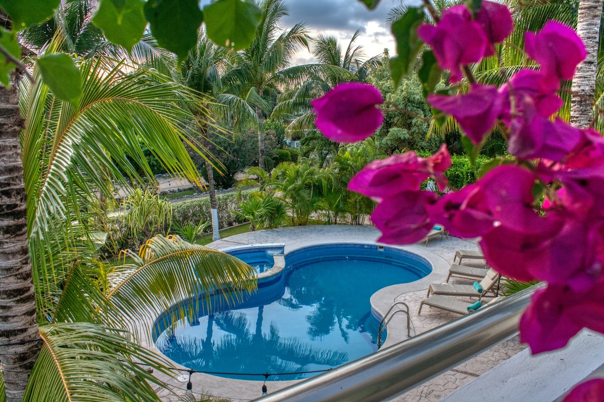 Tropical GA Villa@ Playa Paraiso