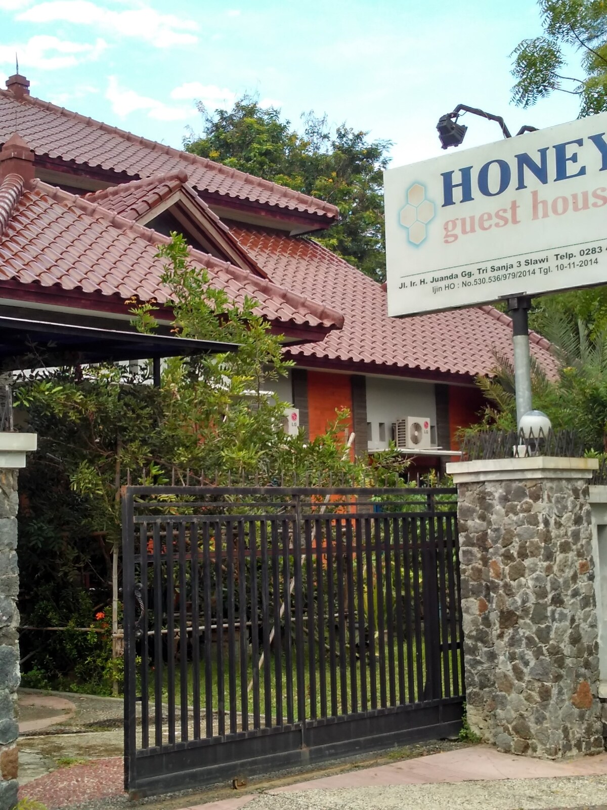 HONEY GUESTHOUSE