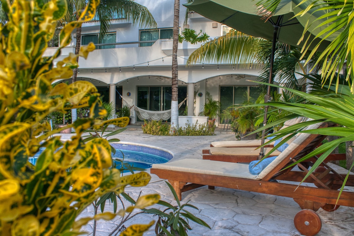 Tropical GA Villa@ Playa Paraiso