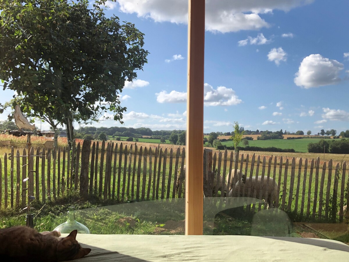 La cabane aux abeilles de la Simonnière