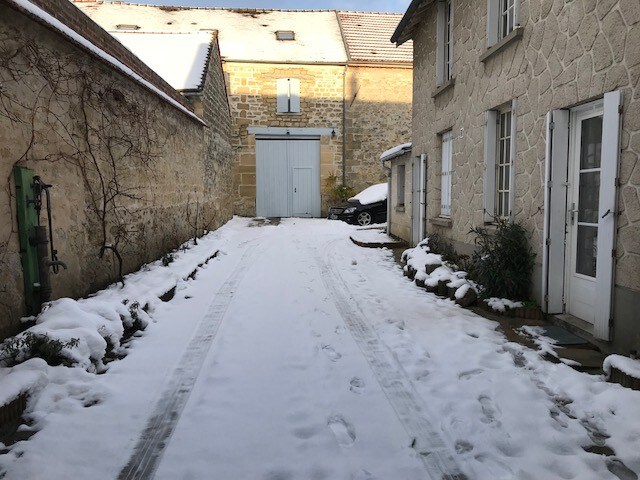 住在巴黎地区的Neuville sur Oise