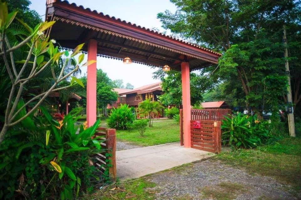 Roungthong Orchards Golden Grove Garden、Mid Garden House