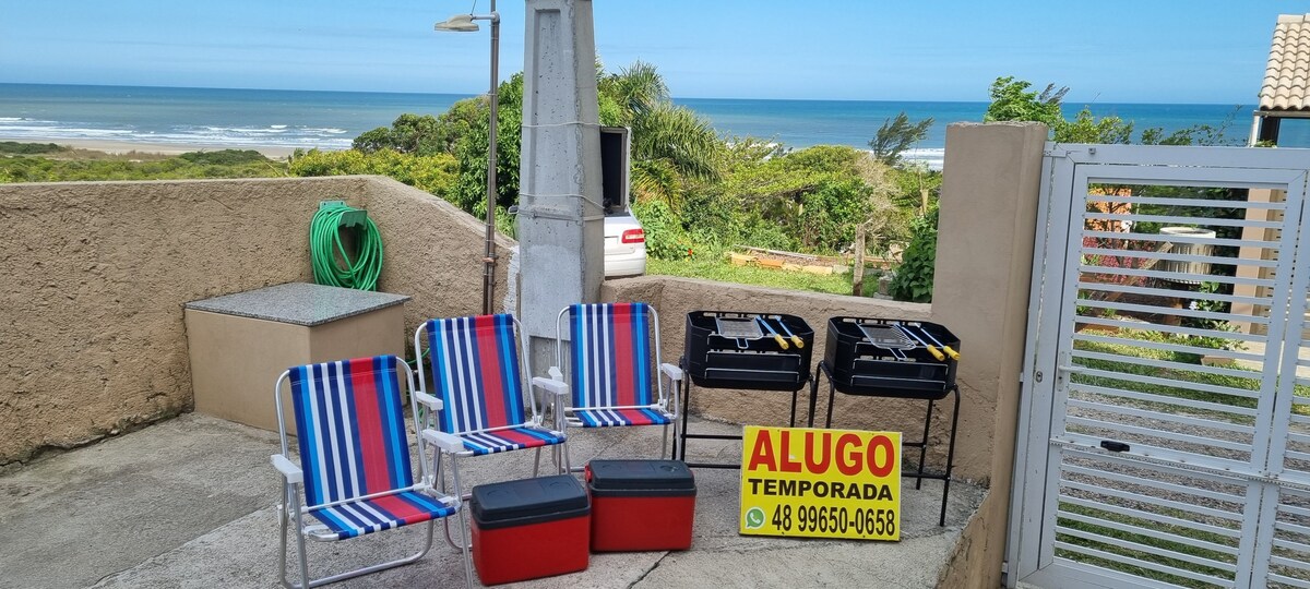 位于普拉亚达维拉（ Praia da Vila ）的独立家具，配有空调- 3