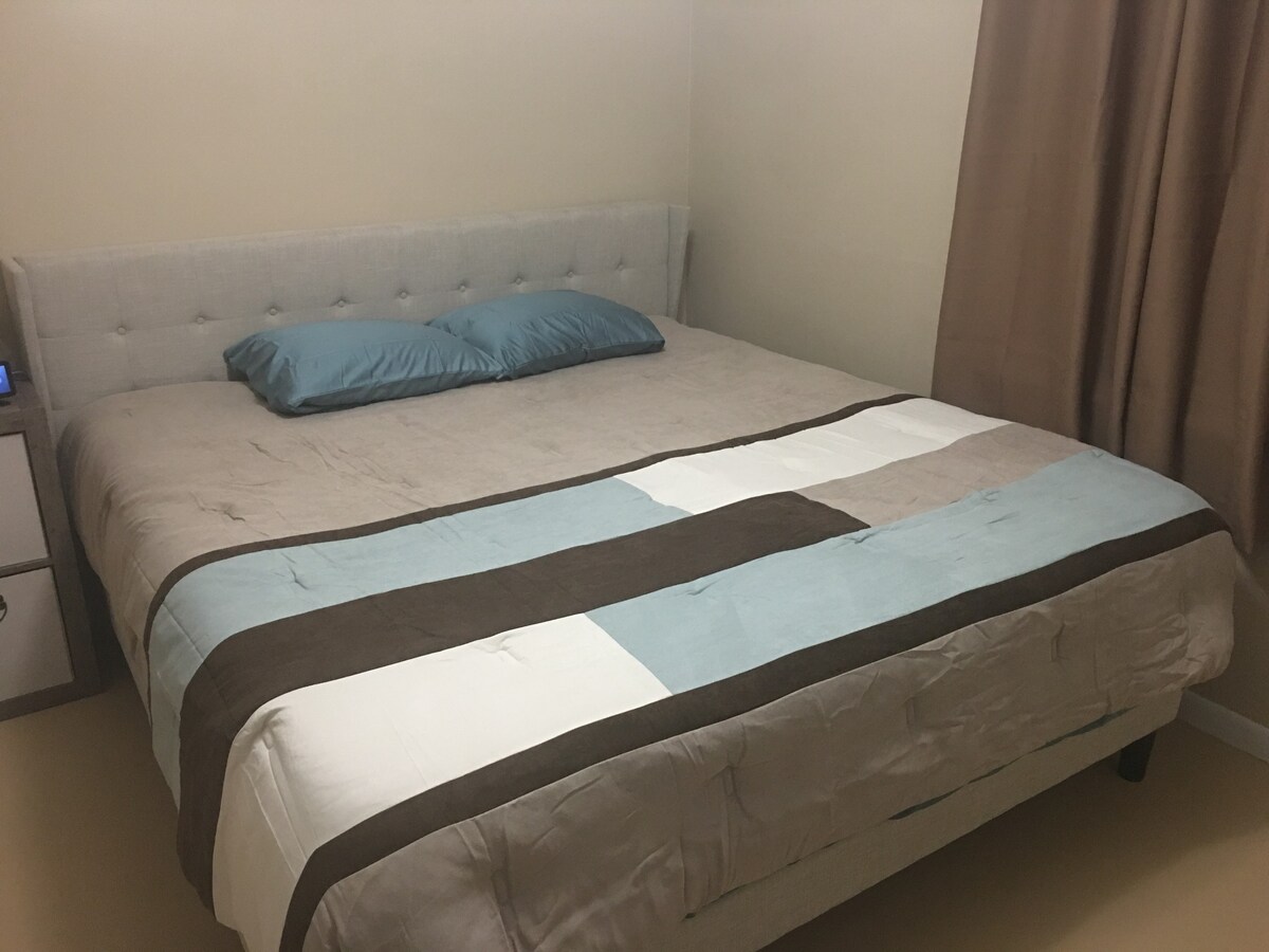 独立卧室-加大双人床记忆泡沫床垫