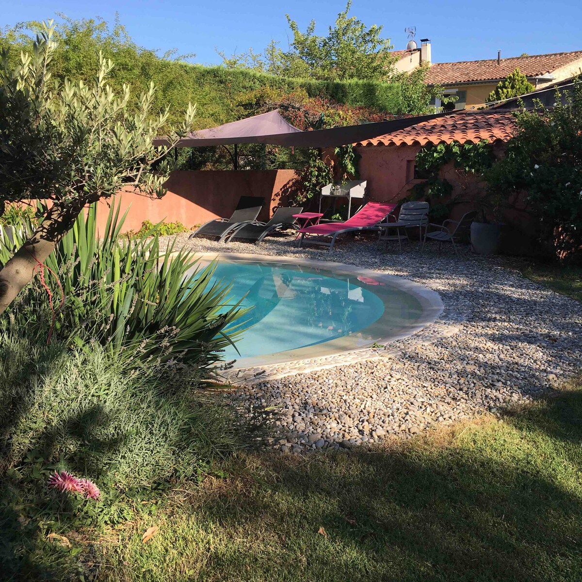Ombrage et piscine - Villa au Puy-Sainte-Réparade