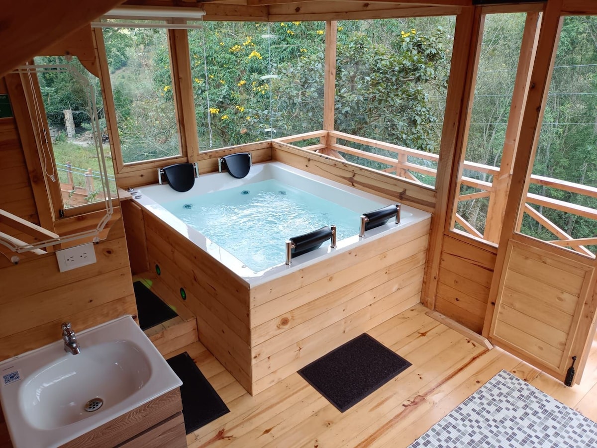 Cabaña con jacuzzi privado