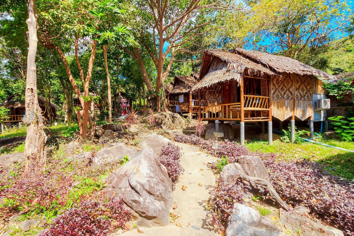 Charming Bamboo Bungalow on Phi Phi