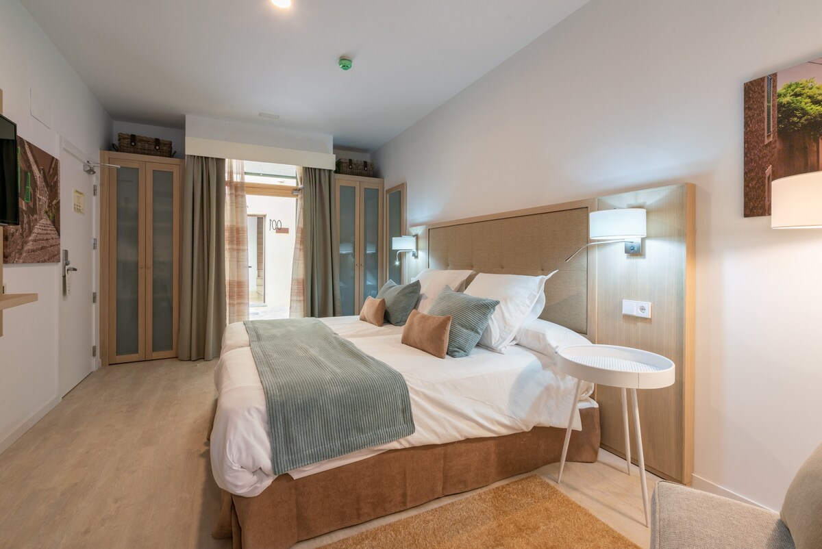 Soller Plaza Accessible Room