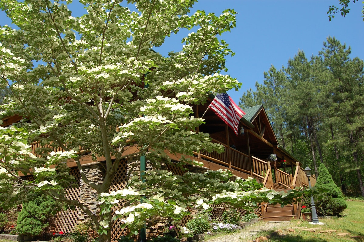 Log Haven at Travelers Rest