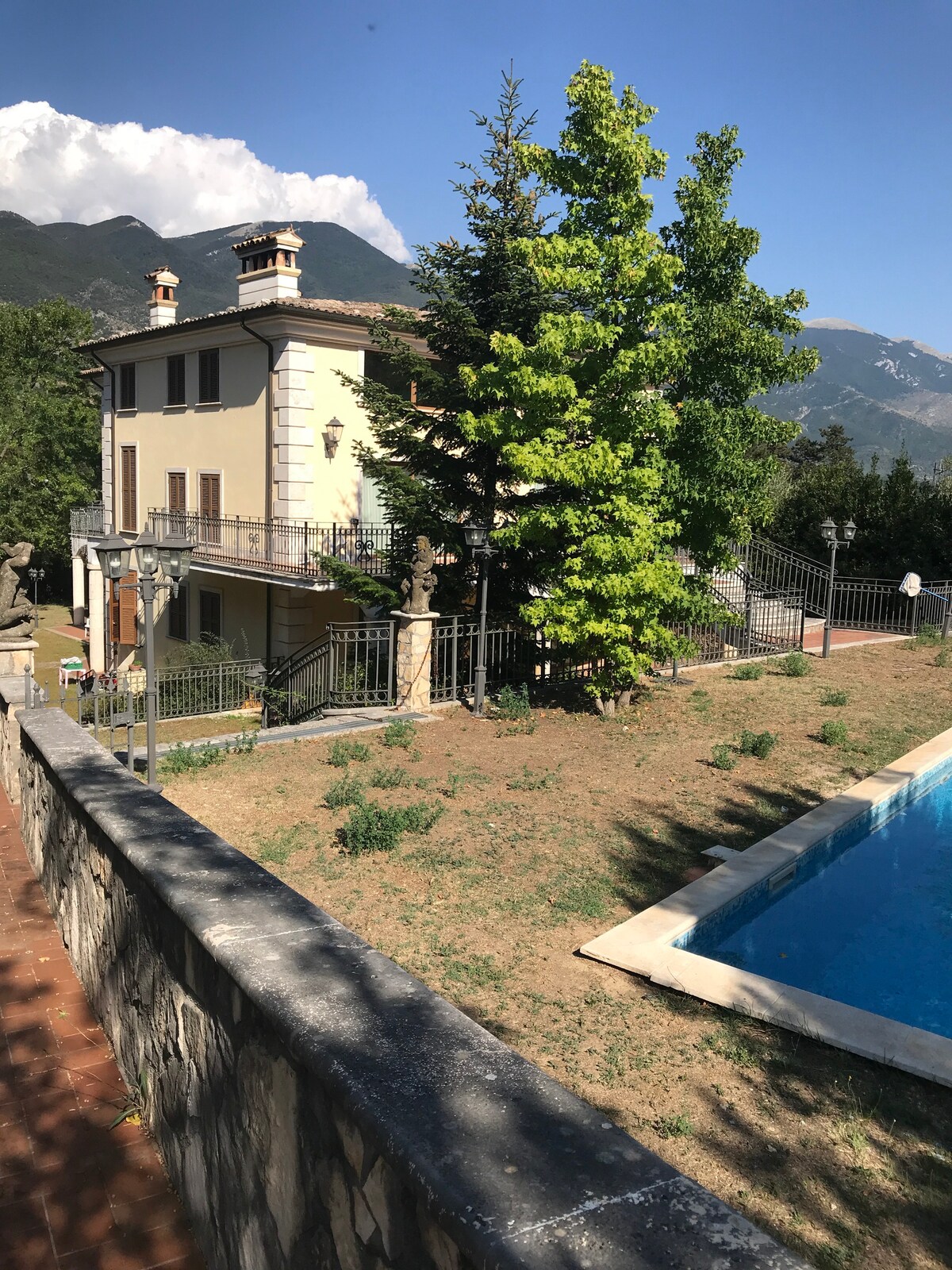 Splendid Villa del 900 Abruzzo国家公园
