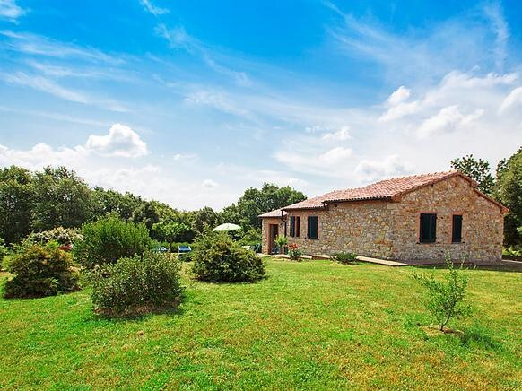 Grande casa nel cuore della campagna toscana