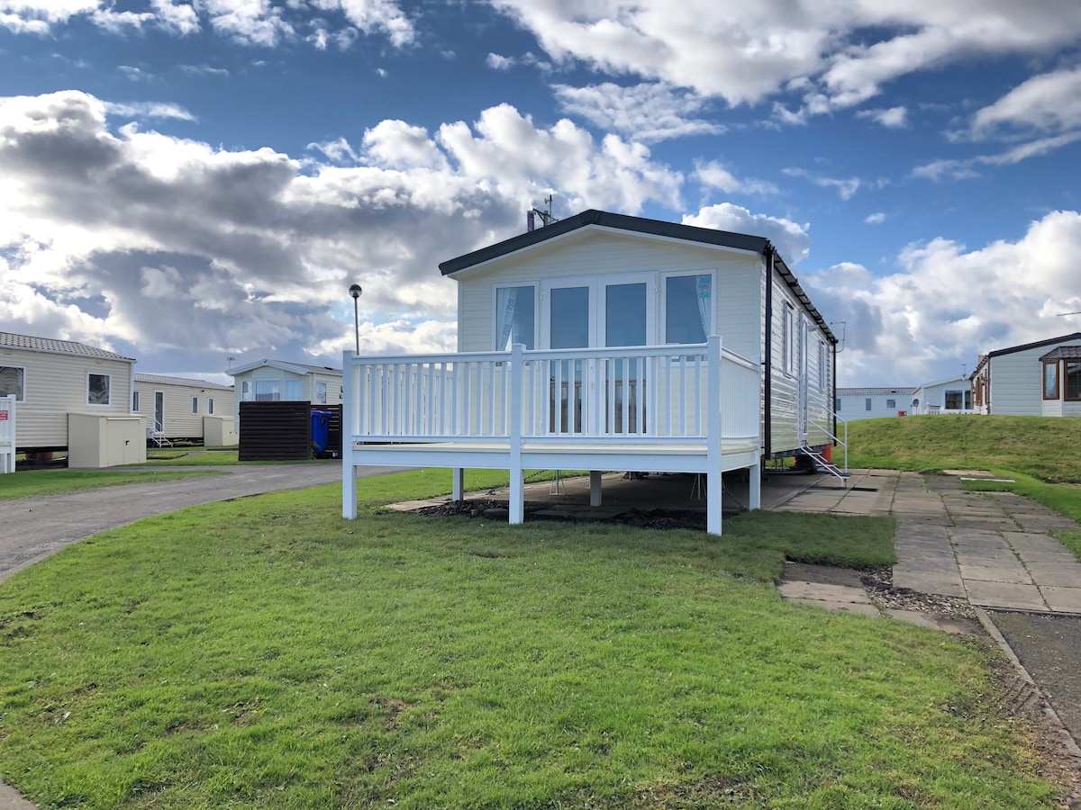 Whitley Bay 4 Berth Luxury Caravan