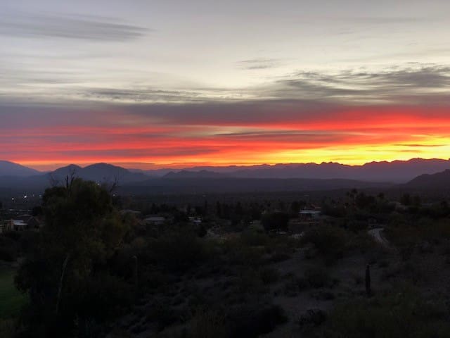 喷泉山(Fountain Hills)的民宿