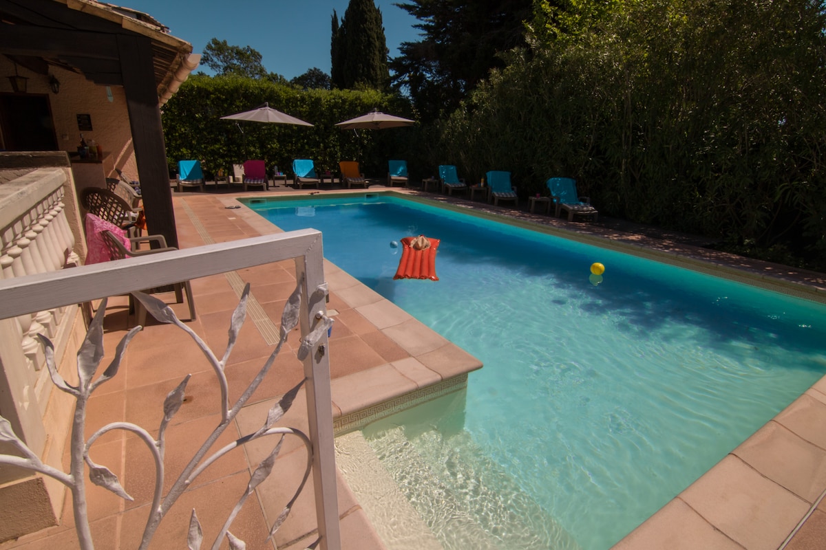 精致的普罗旺斯别墅，安静的私人泳池，空调