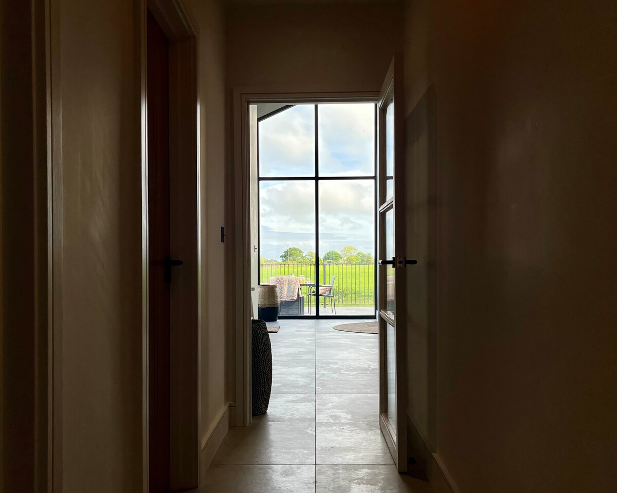 Elegant cottage on the Llŷn Peninsula (EV Charger)