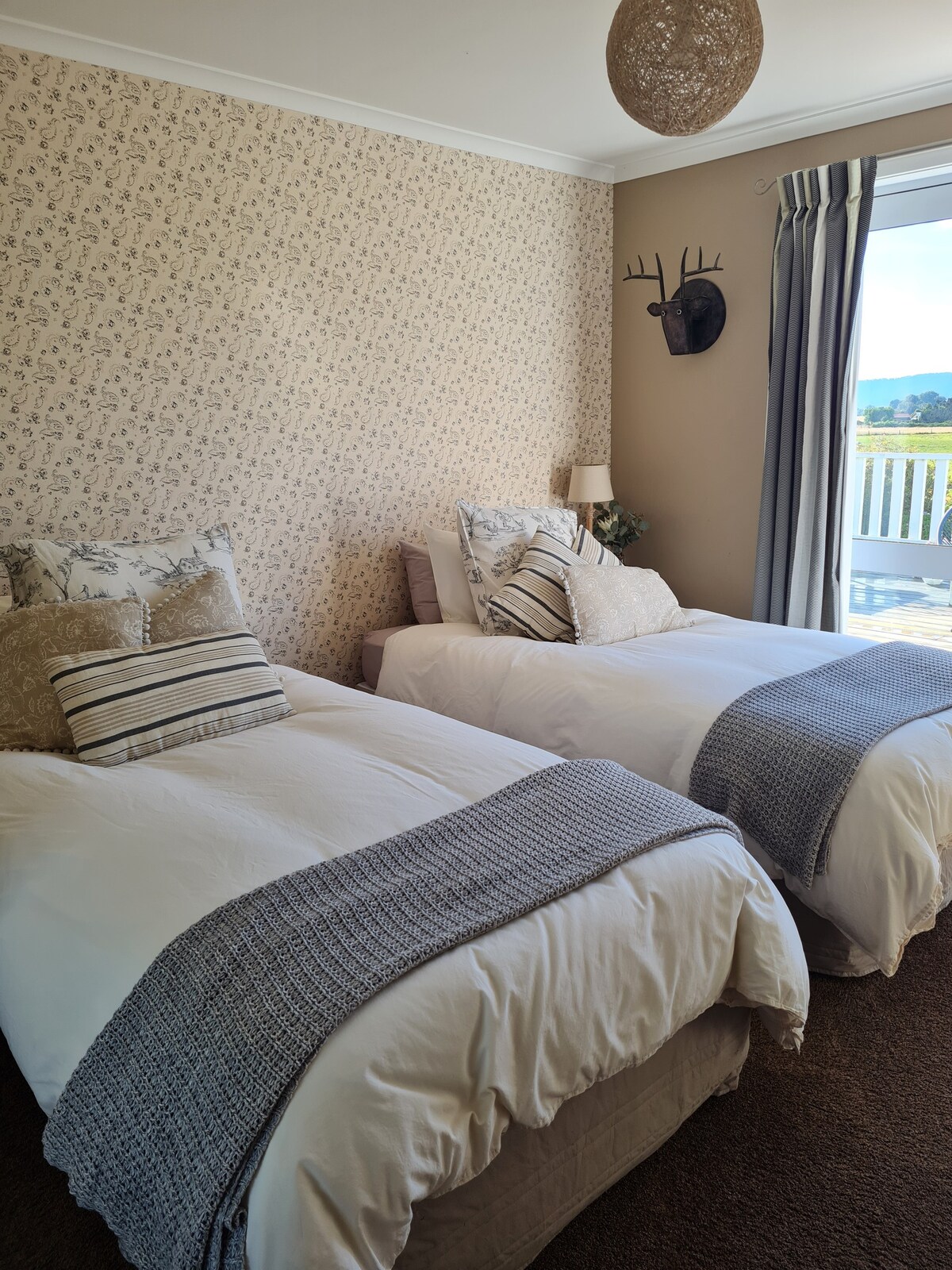 Fabulous Farmhouse Twin Guest Room Fox Glacier