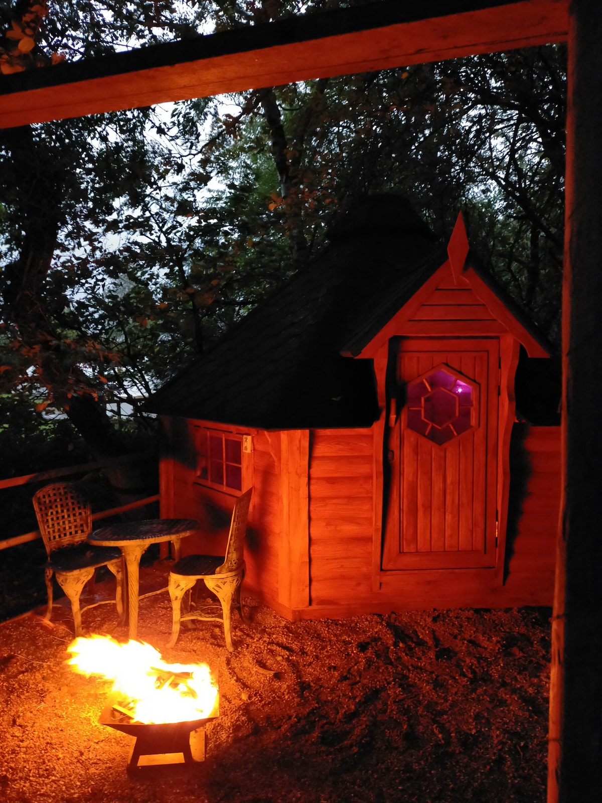 Romantic stay in our Zebra Hobbit Hut.