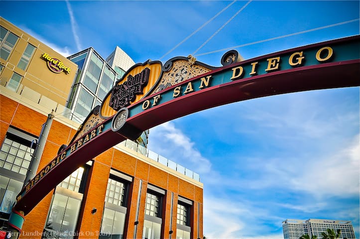 gaslamp/downtown/convention 1 bedroom free parking