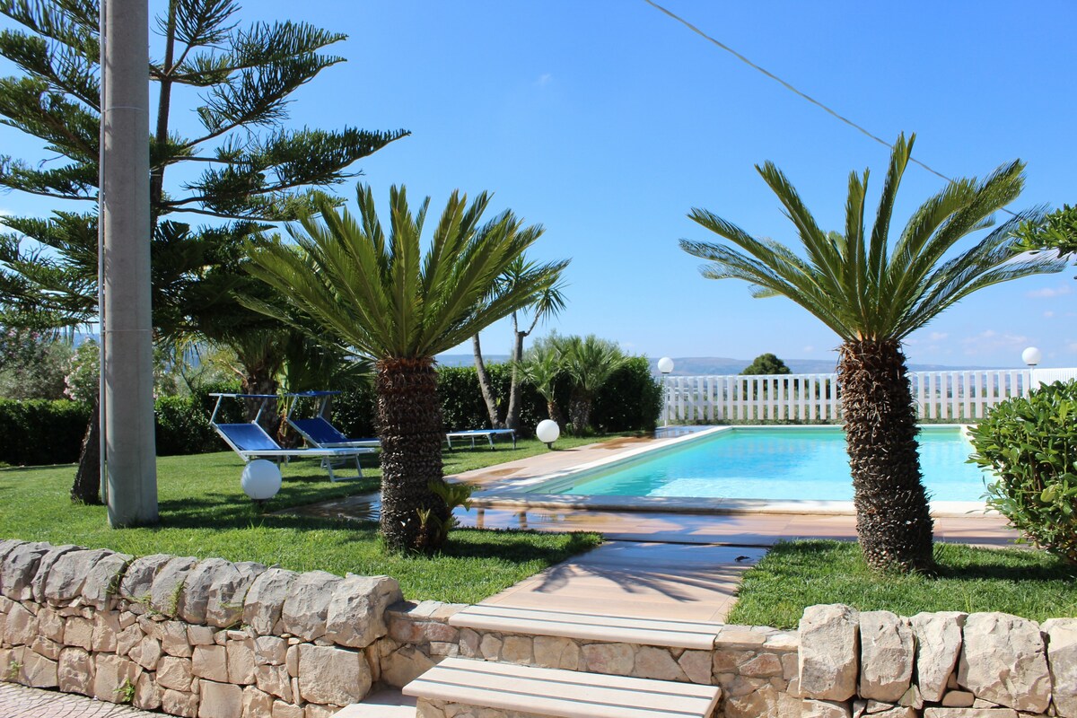 Villa Clara con piscina