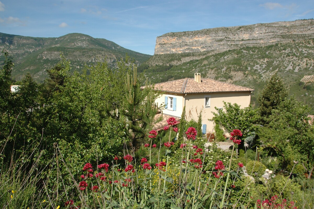 La Gravelière ： 360 °山丘美景