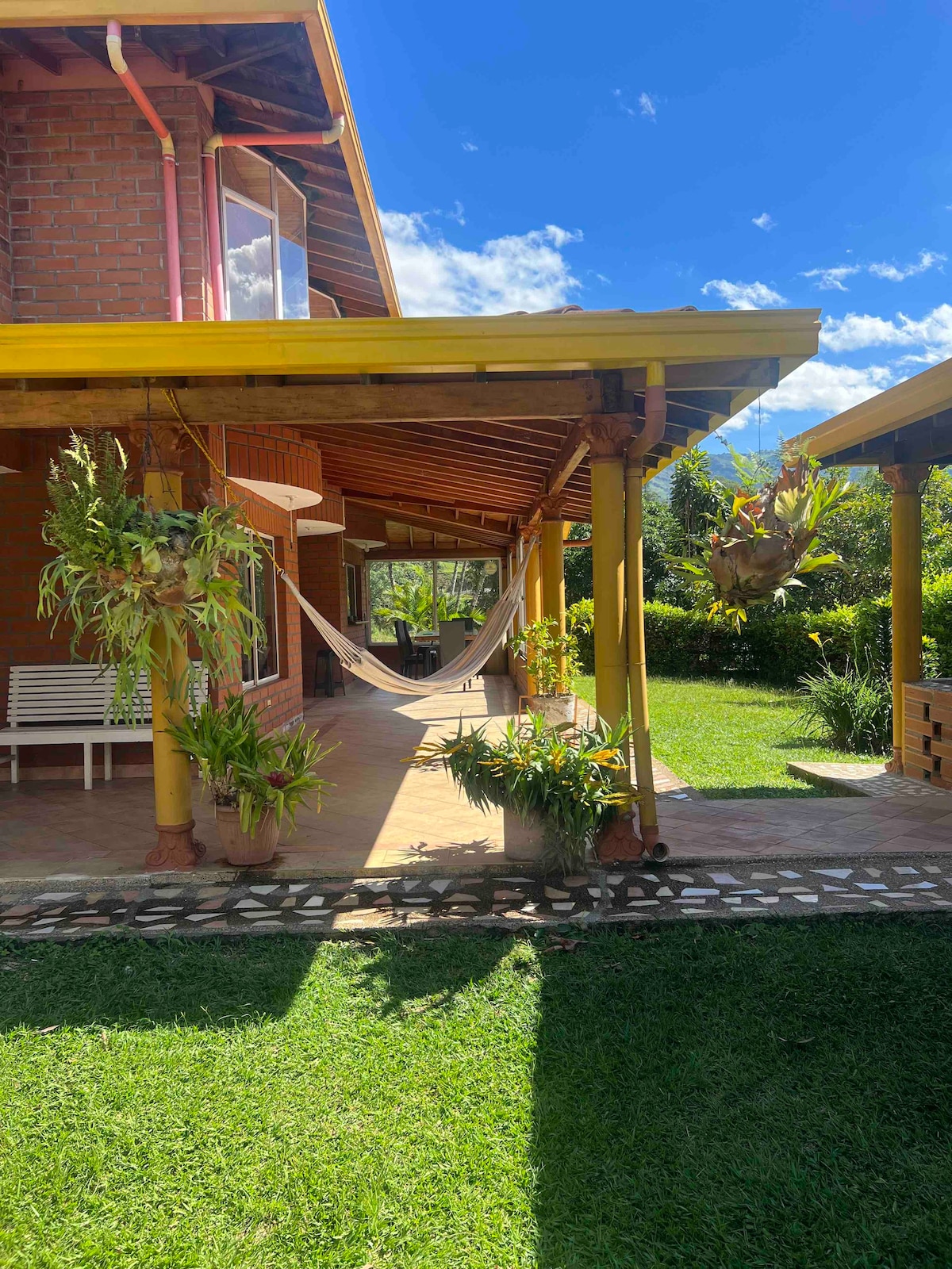 Charming villa near to Medellín Metro and malls