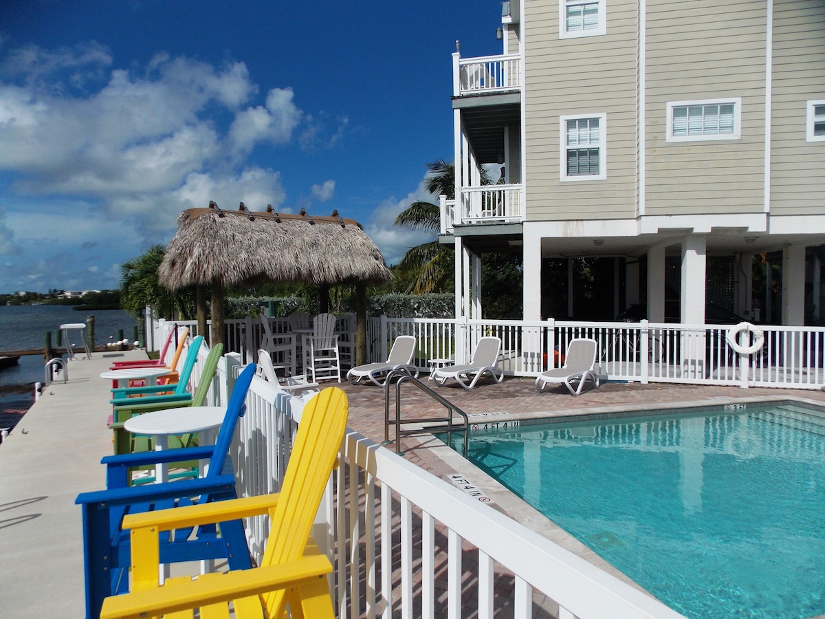 Oceanside home 109, dock,kayaks,bikes,pool,fishing