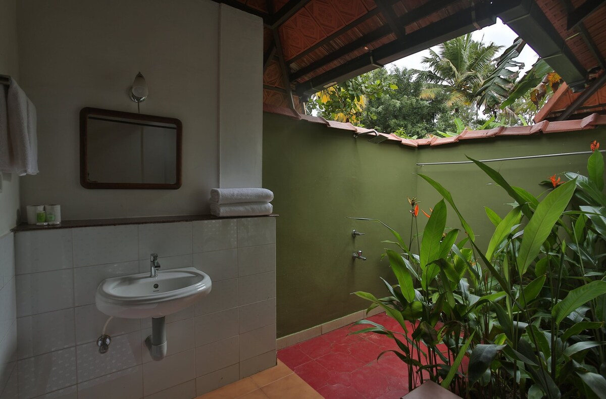 Deluxe Villa at Palmgrove Lake Resort