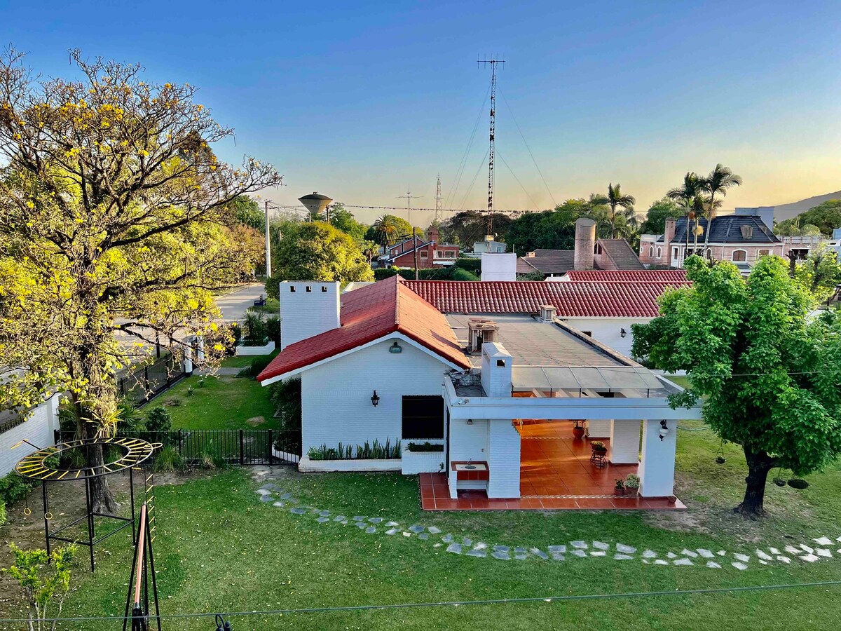 Huge House w/Pool, Grill, Garden in Yerba Buena