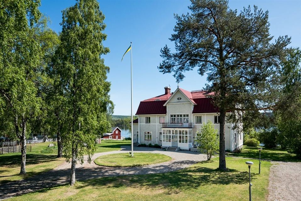 Prästgården Revsund ，欣赏美丽的湖景