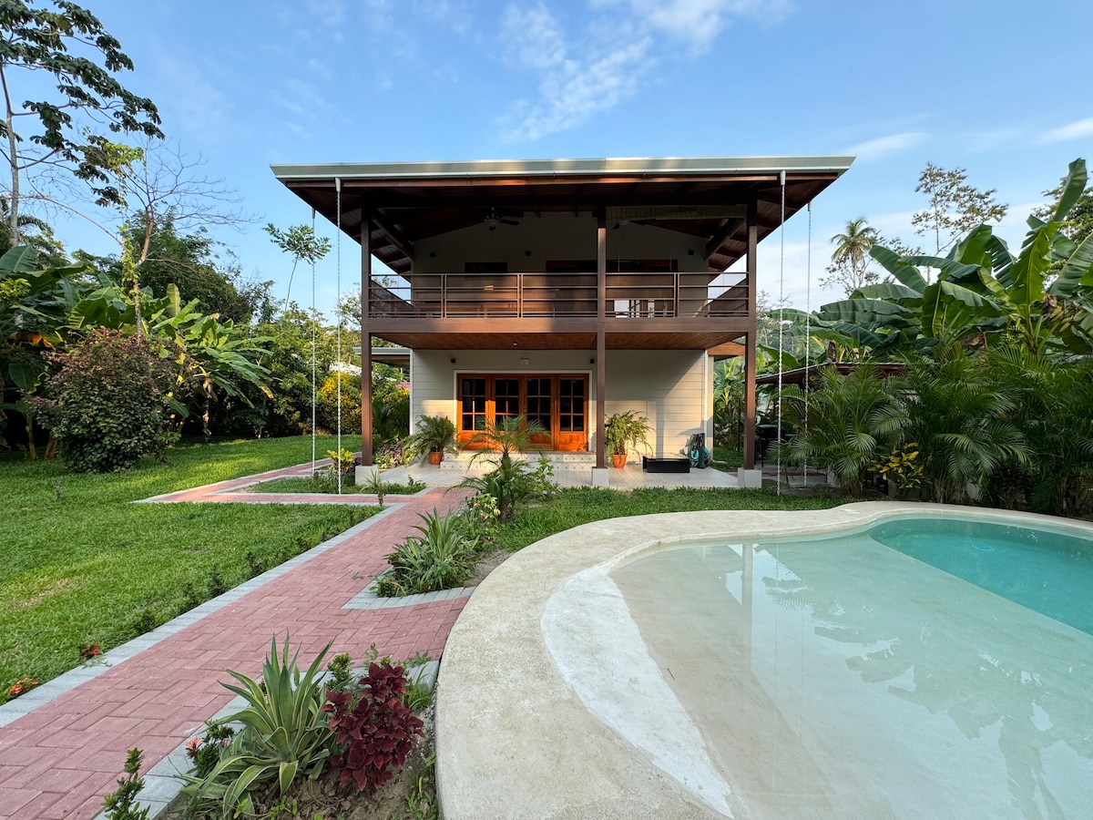 Casa Lillitica -带热带泳池的全新海滨别墅