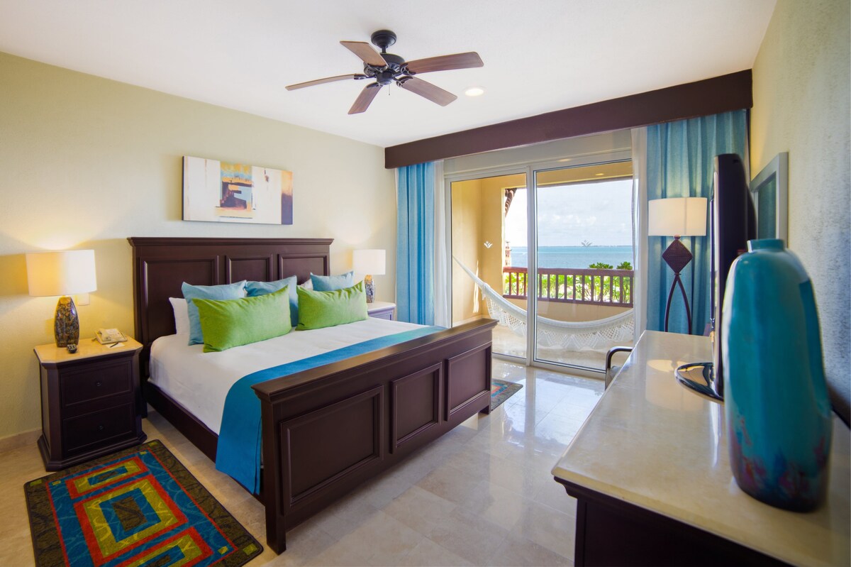 Lovely 2BR Suite, 4 Pax, Front Beach Resort