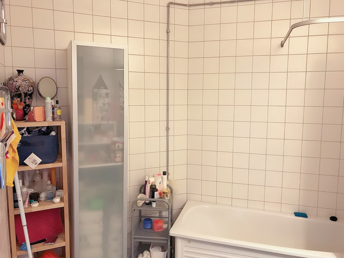 Room in Sollentuna, 15 min to city center.