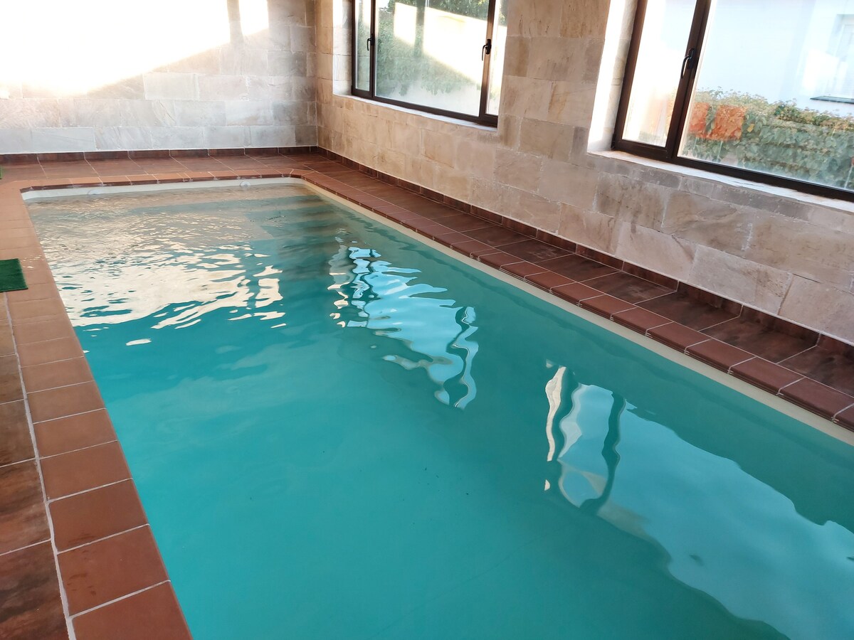 El Arrebol农村供暖泳池， 6人