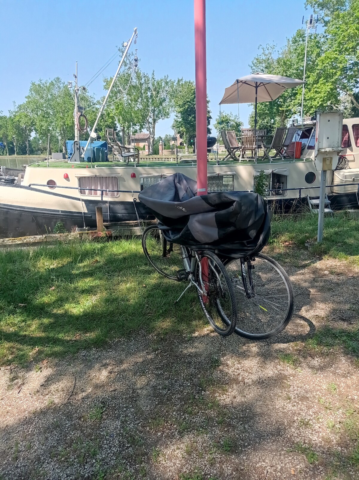 péniche " flipper" vivez l'expérience sur l'eau