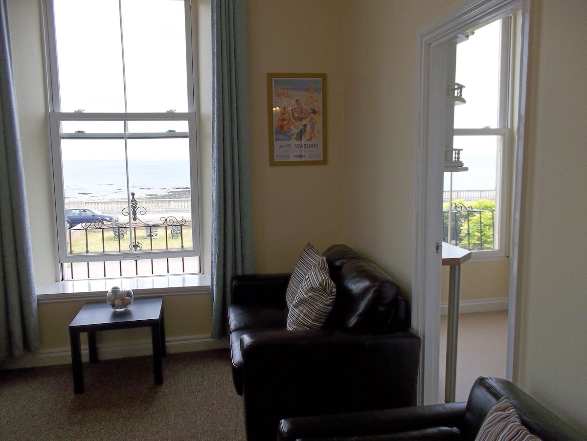 Roker Seafront Apartments Flat 2