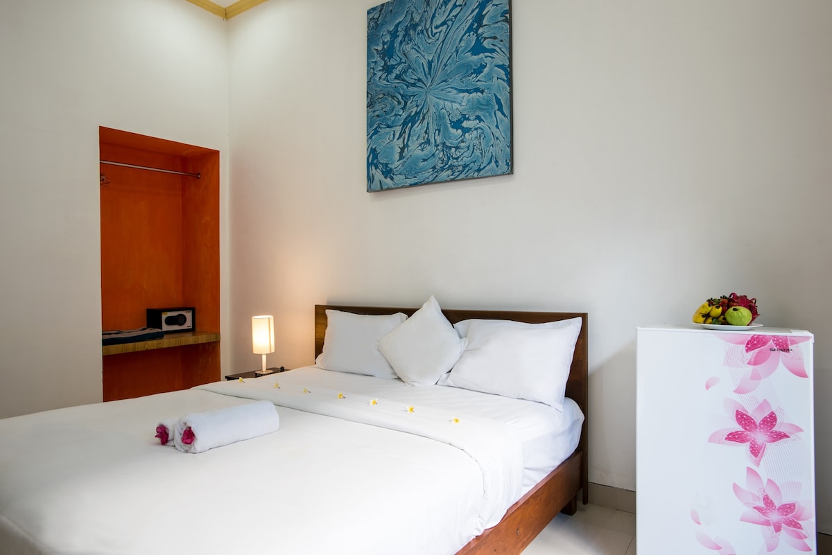 Canggu Ocean House/Red。 步行到海滩！