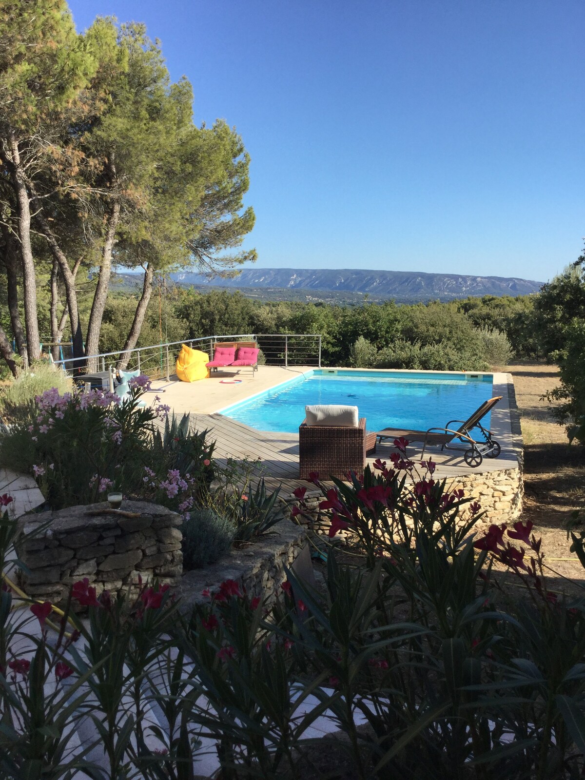 Belle villa avec piscine et vue au calme