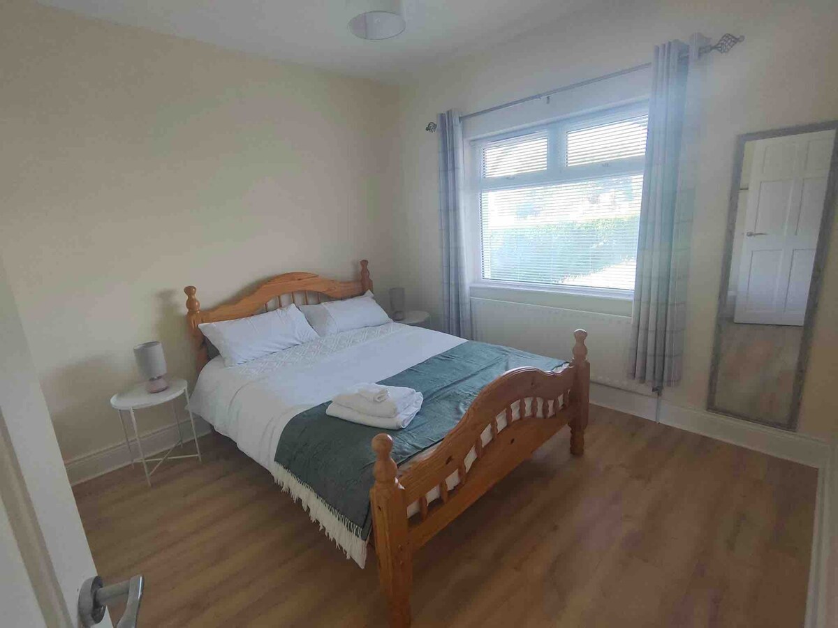 Portrush: Bluebell Cottage 2 mins to NW200 & beach