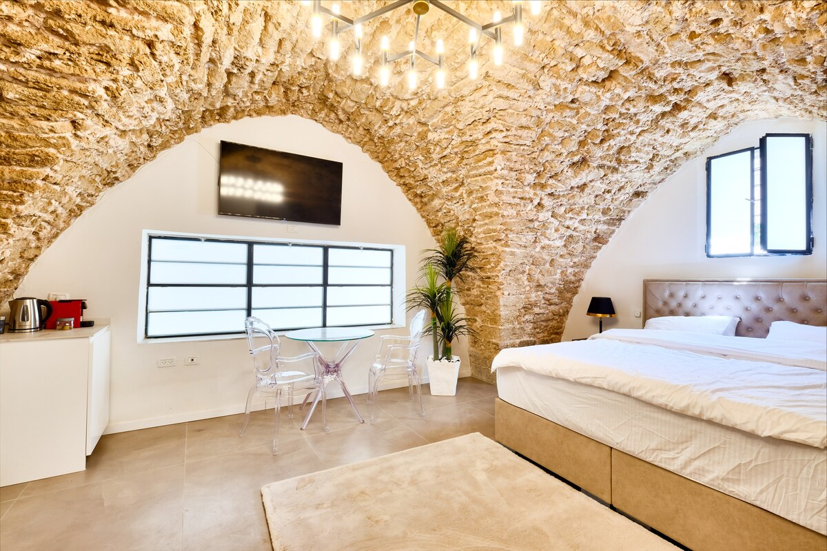 Amazing Angelina Suite in Old Jaffa 200m beach