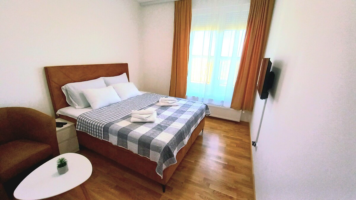 Danube Exclusive Penthouse, free parking,Wifi 85m2