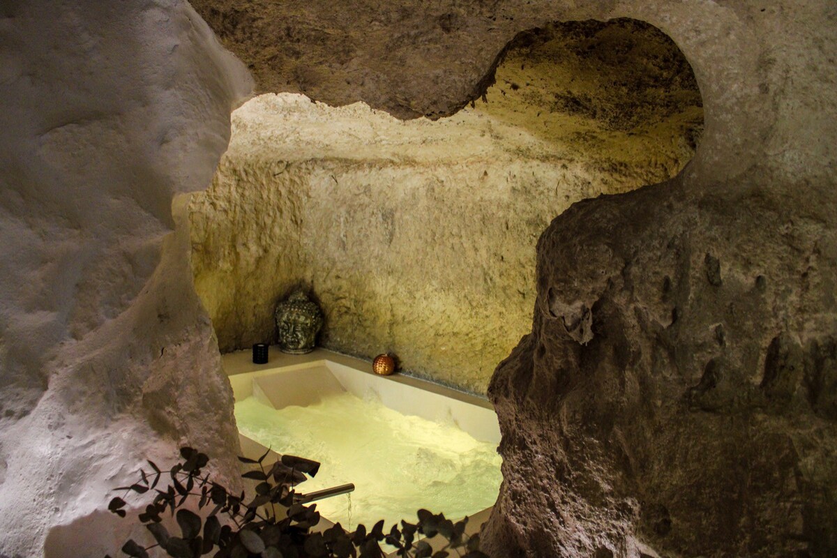 Xuq Group: Cave Suite Ogof