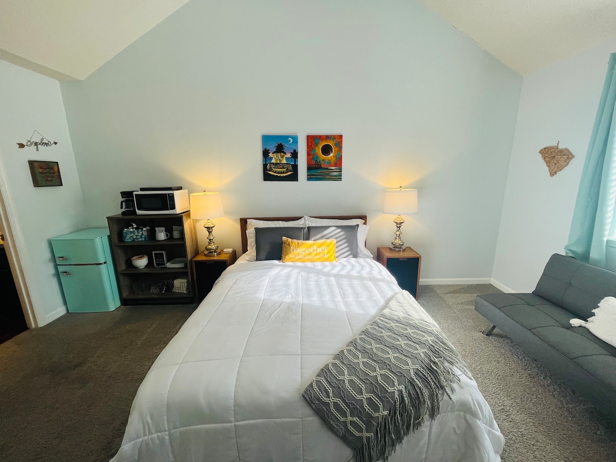 Sweet Spot-Private Entrance-Master Suite