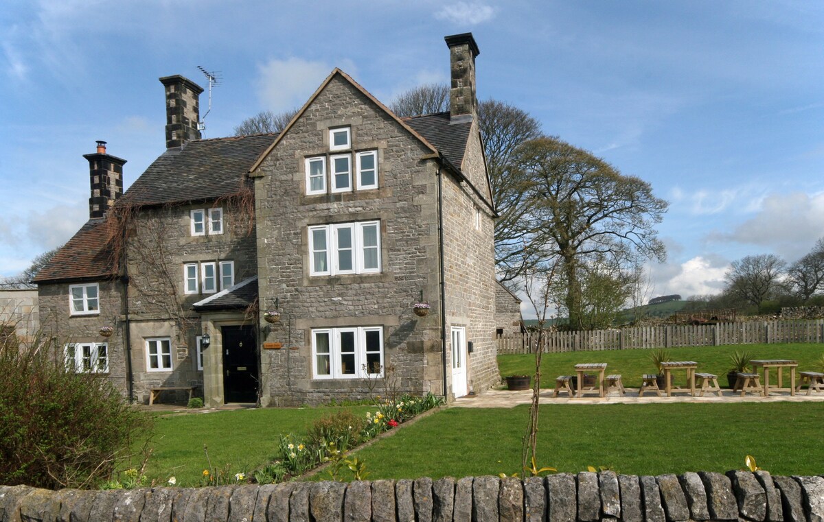 Peak District Views Hall