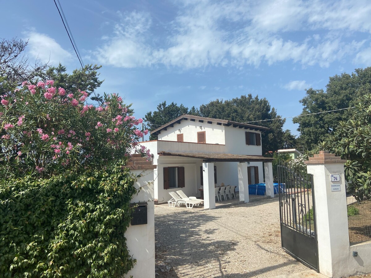 Independent house near Beach and Sassari