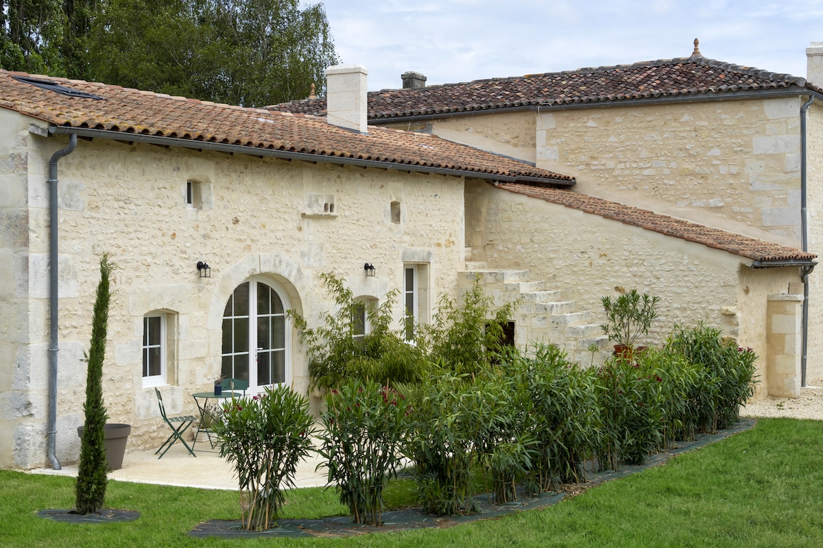 LE CLOS DE TESSON Charming Lodge L'AGAPANTHE