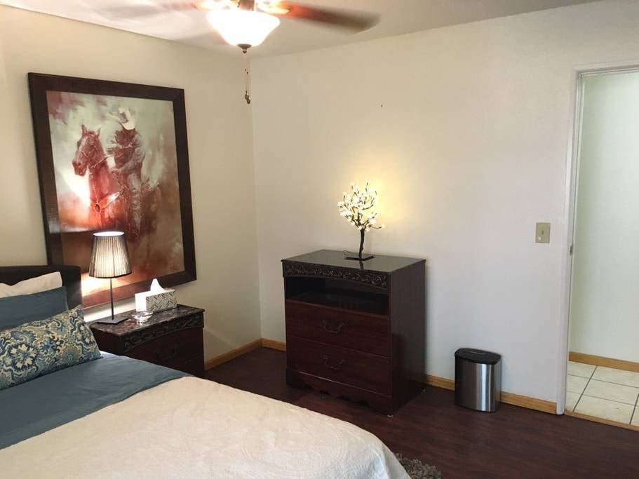 Private One Bedroom near U of M, Dinkytown #A304