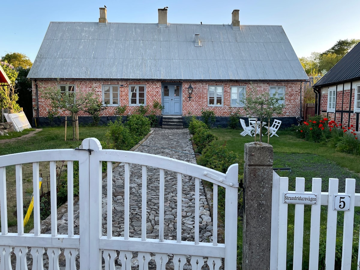 Kivik, Österlen. Gästlägenhet i skepparhus